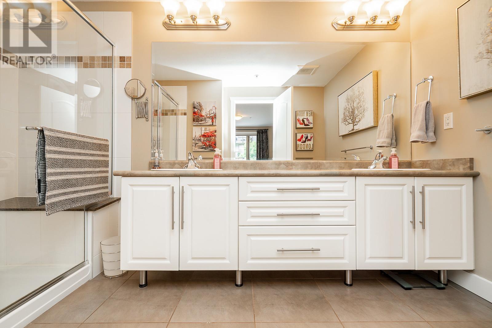 Photo 20 of 204 2628 Maple Street, Port Coquitlam BC