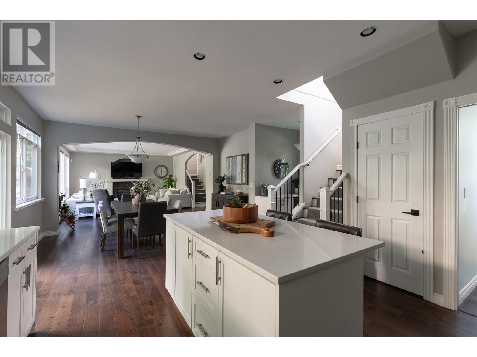2366 SUNNYSIDE ROAD, Anmore real estate listing R3020120