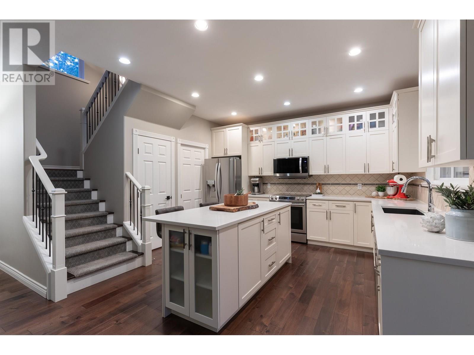 2366 SUNNYSIDE ROAD, Anmore real estate listing R3020120