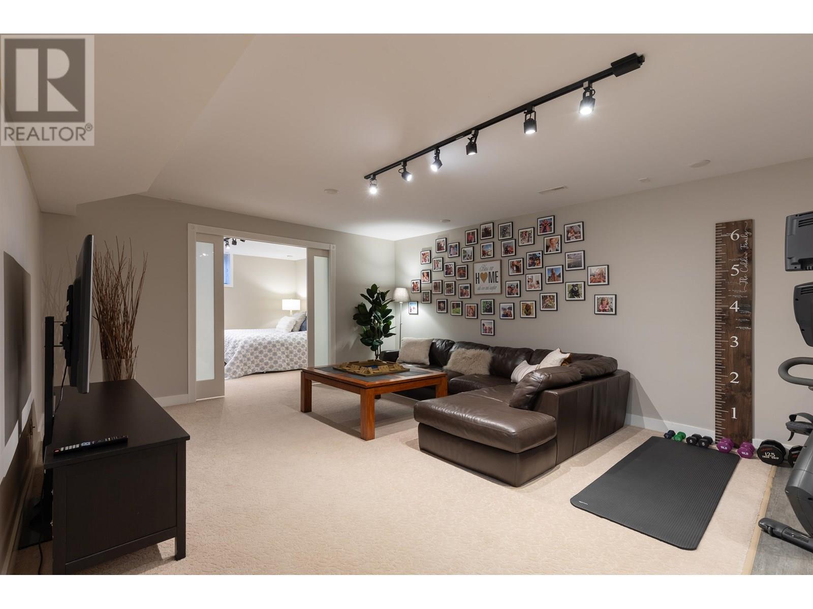 2366 SUNNYSIDE ROAD, Anmore real estate listing R3020120