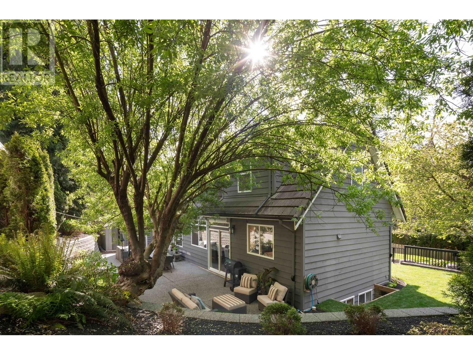 2366 SUNNYSIDE ROAD, Anmore real estate listing R3020120