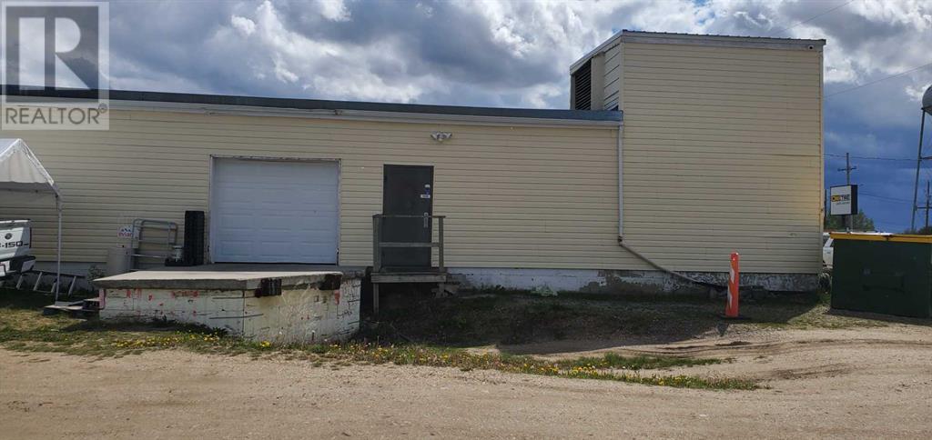 Photo 4 of 102 Central Avenue E, Linden AB