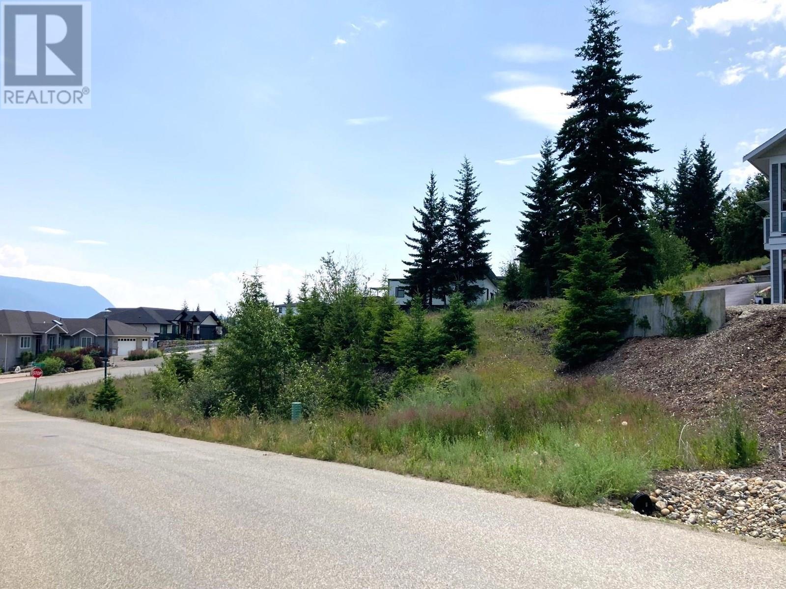 Photo 3 of 2555 Highlands Drive, Blind Bay BC