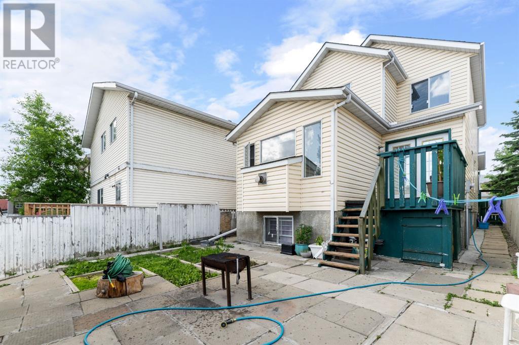 Single Family House for Sale in  Laguna Way NE Monterey Park Calgary 