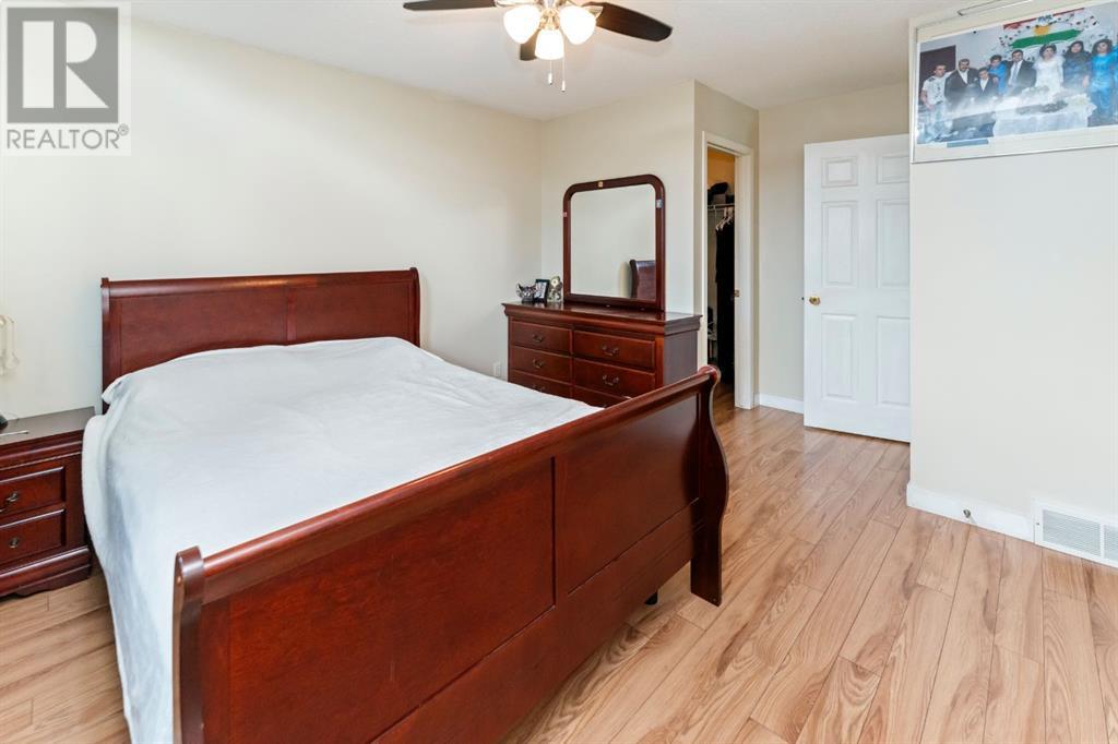 Single Family House for Sale in  Laguna Way NE Monterey Park Calgary 