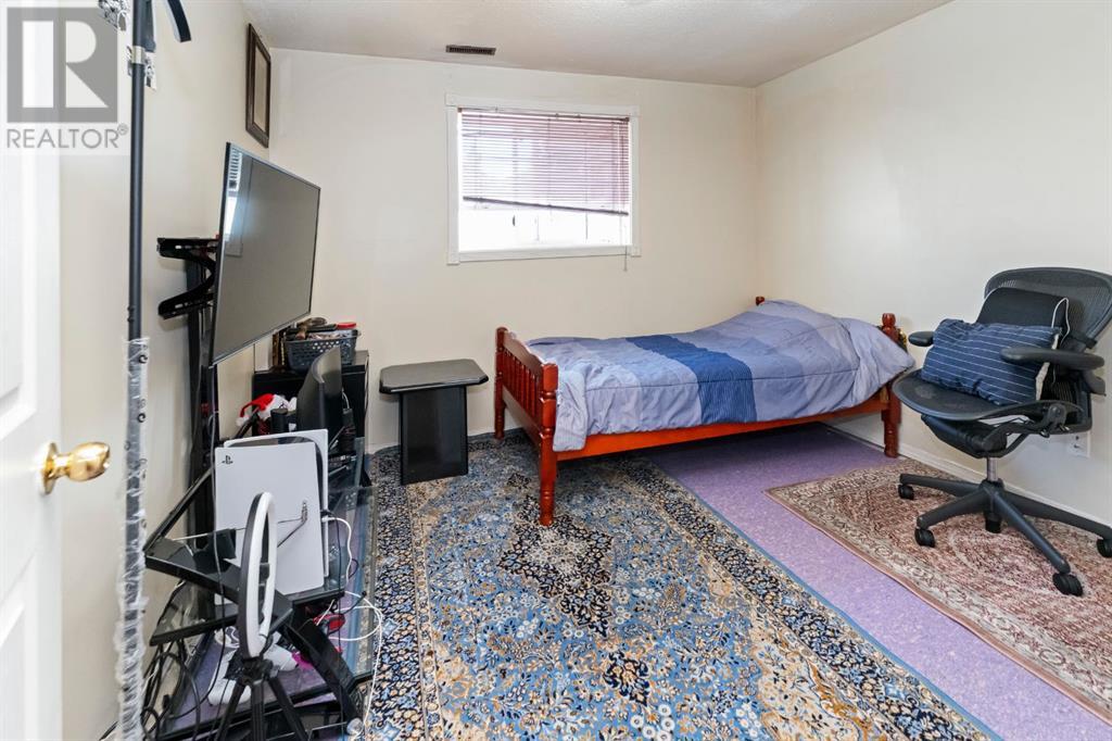 Single Family House for Sale in  Laguna Way NE Monterey Park Calgary 