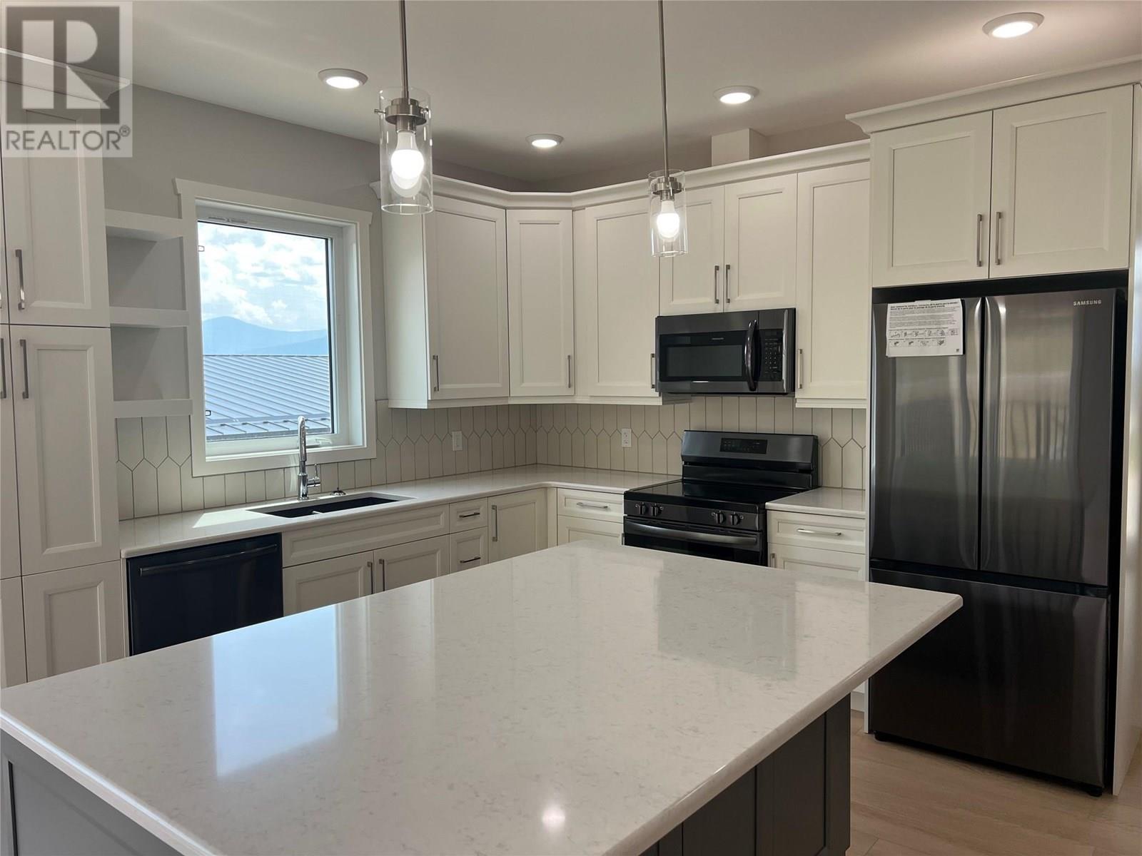 712 Mountain View Crescent, Creston