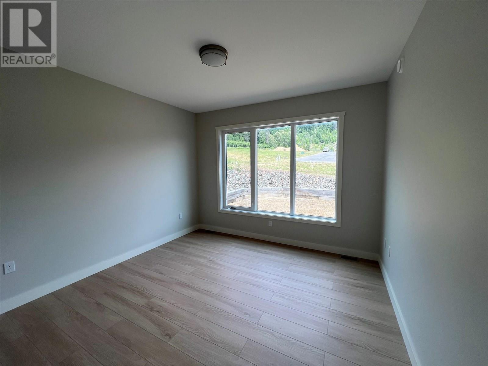 712 Mountain View Crescent, Creston