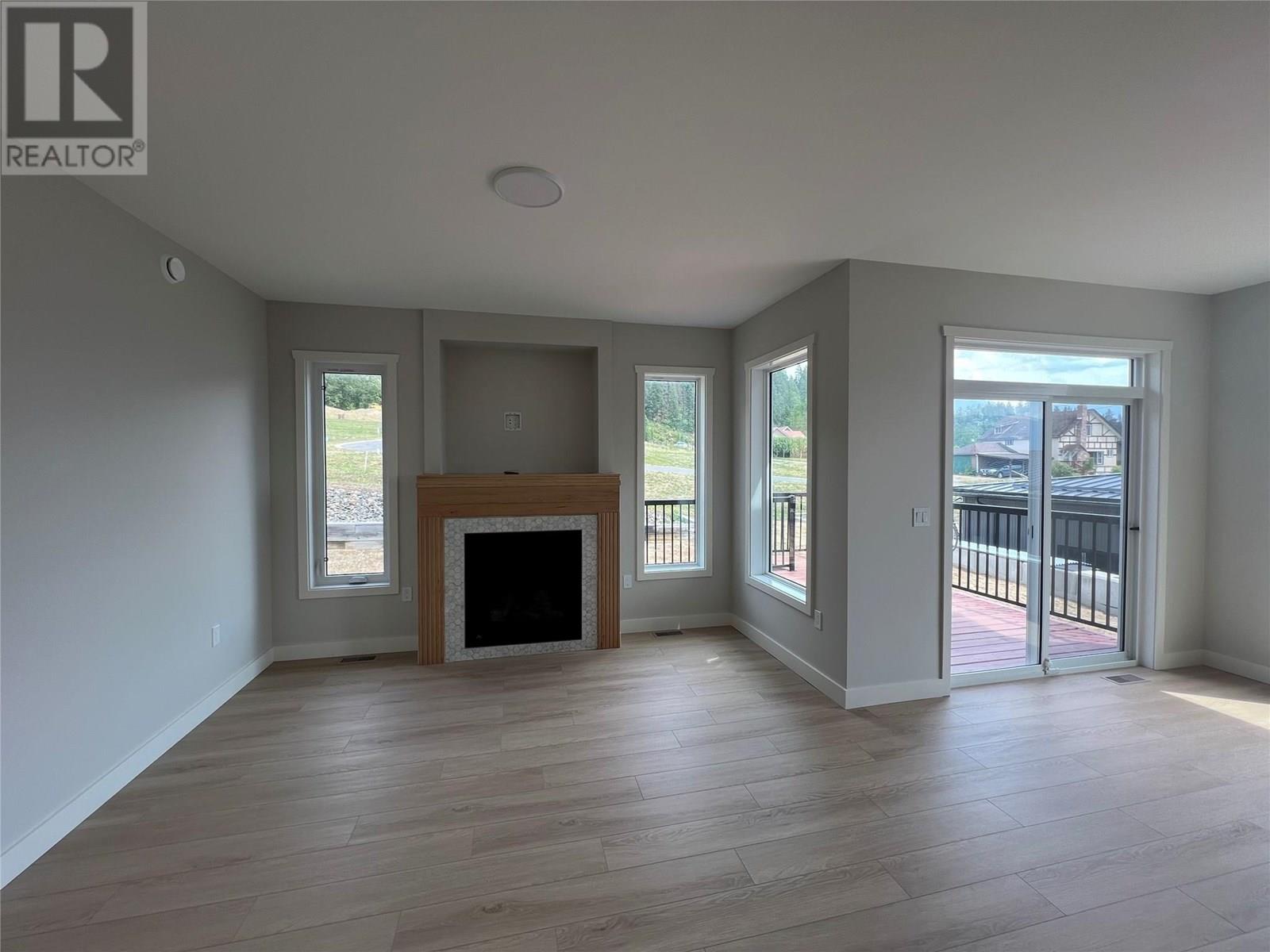 712 Mountain View Crescent, Creston