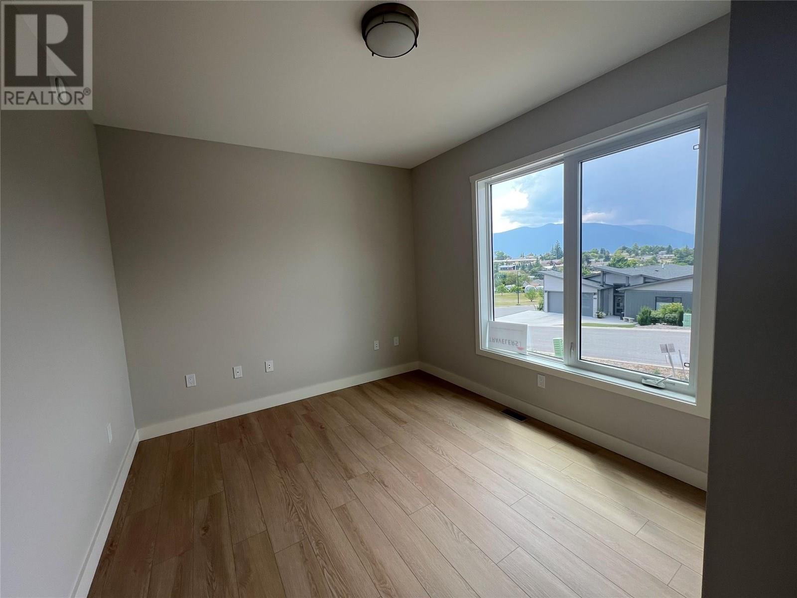 712 Mountain View Crescent, Creston