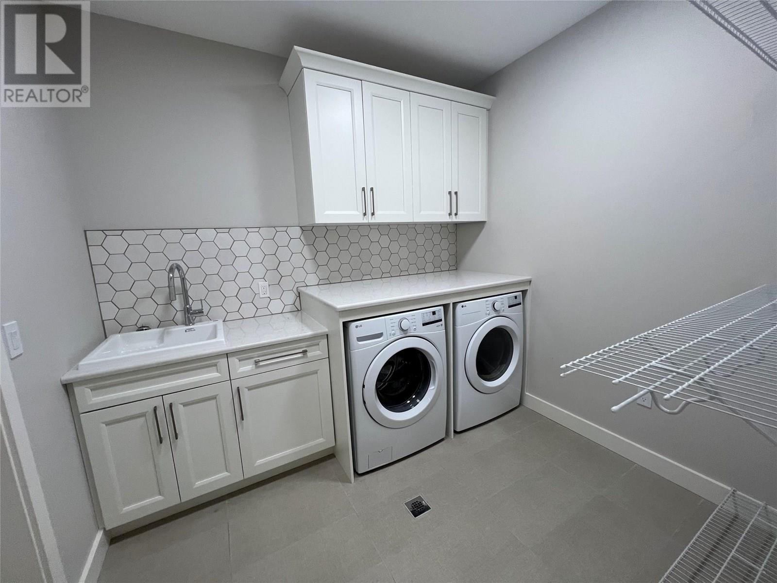 712 Mountain View Crescent, Creston