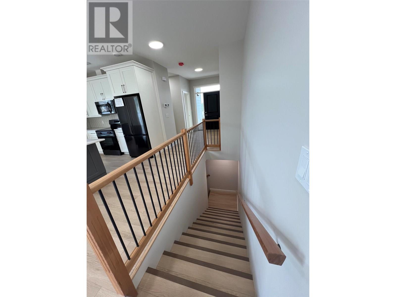 712 Mountain View Crescent, Creston