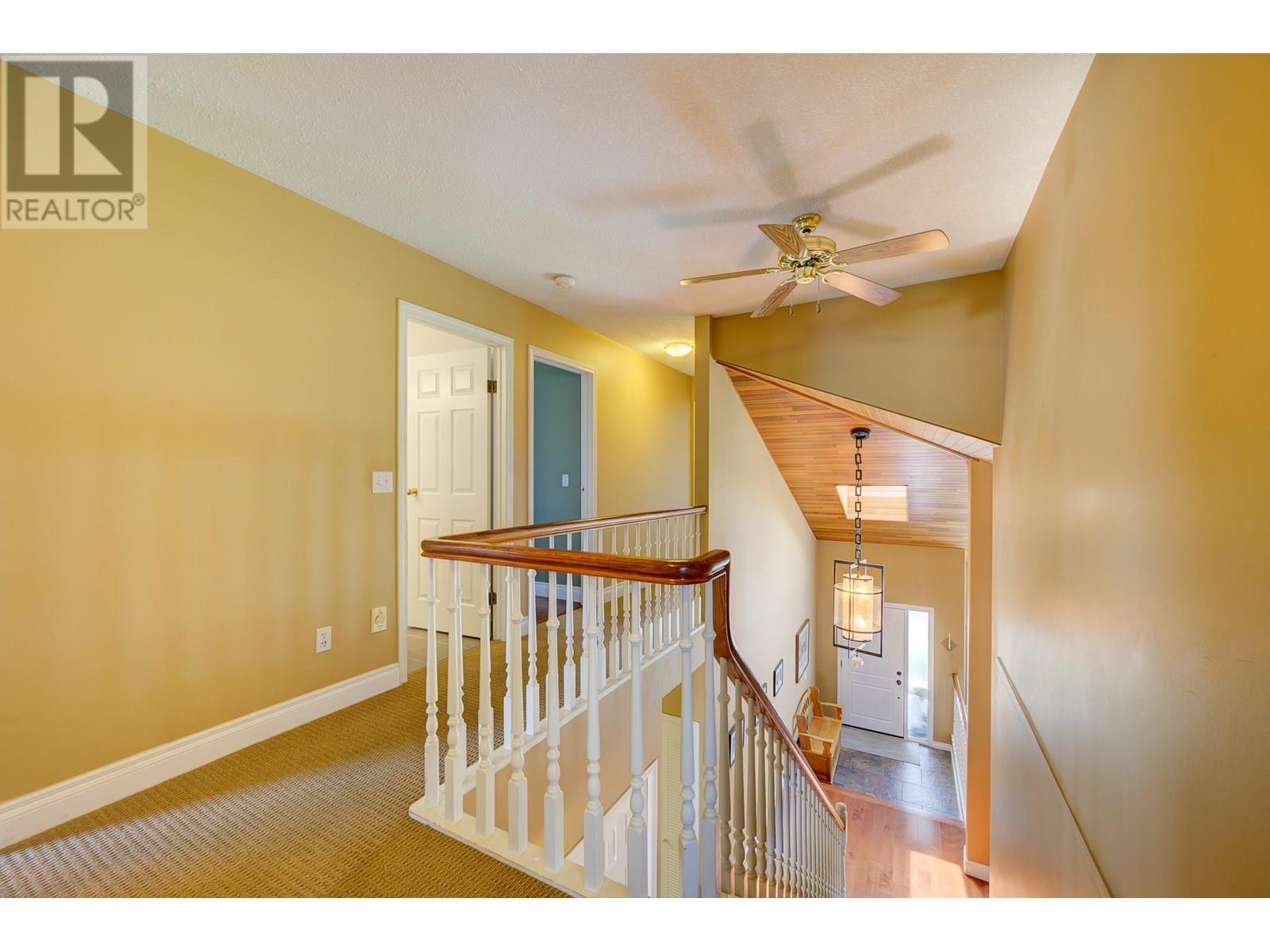 Photo 8 of 1530 Hartford Avenue, Kamloops BC