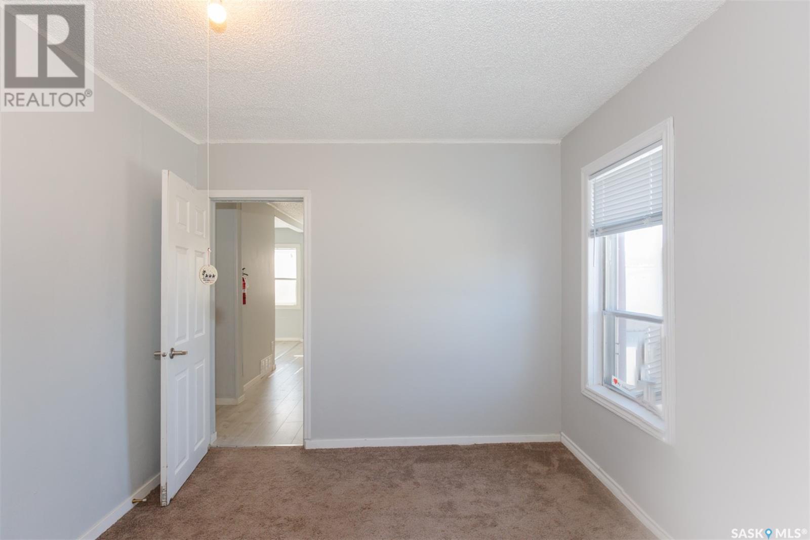 Photo 10 of 452 Athabasca Street E, Moose Jaw SK