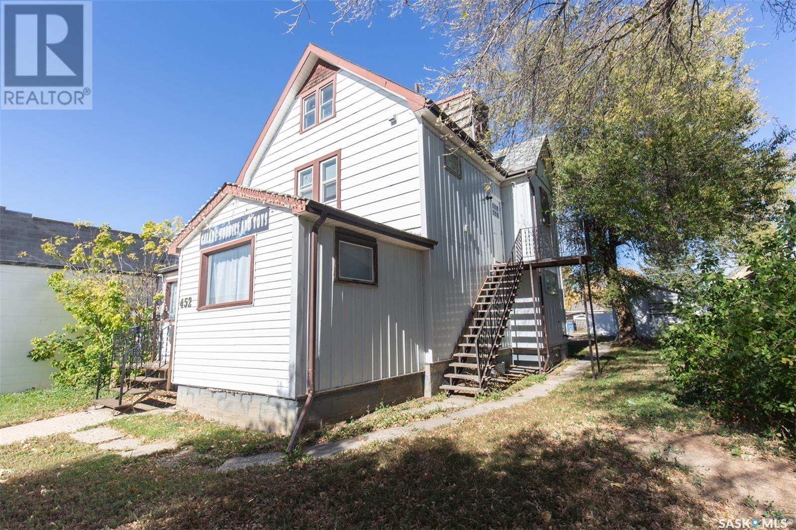 Photo 8 of 452 Athabasca Street E, Moose Jaw SK