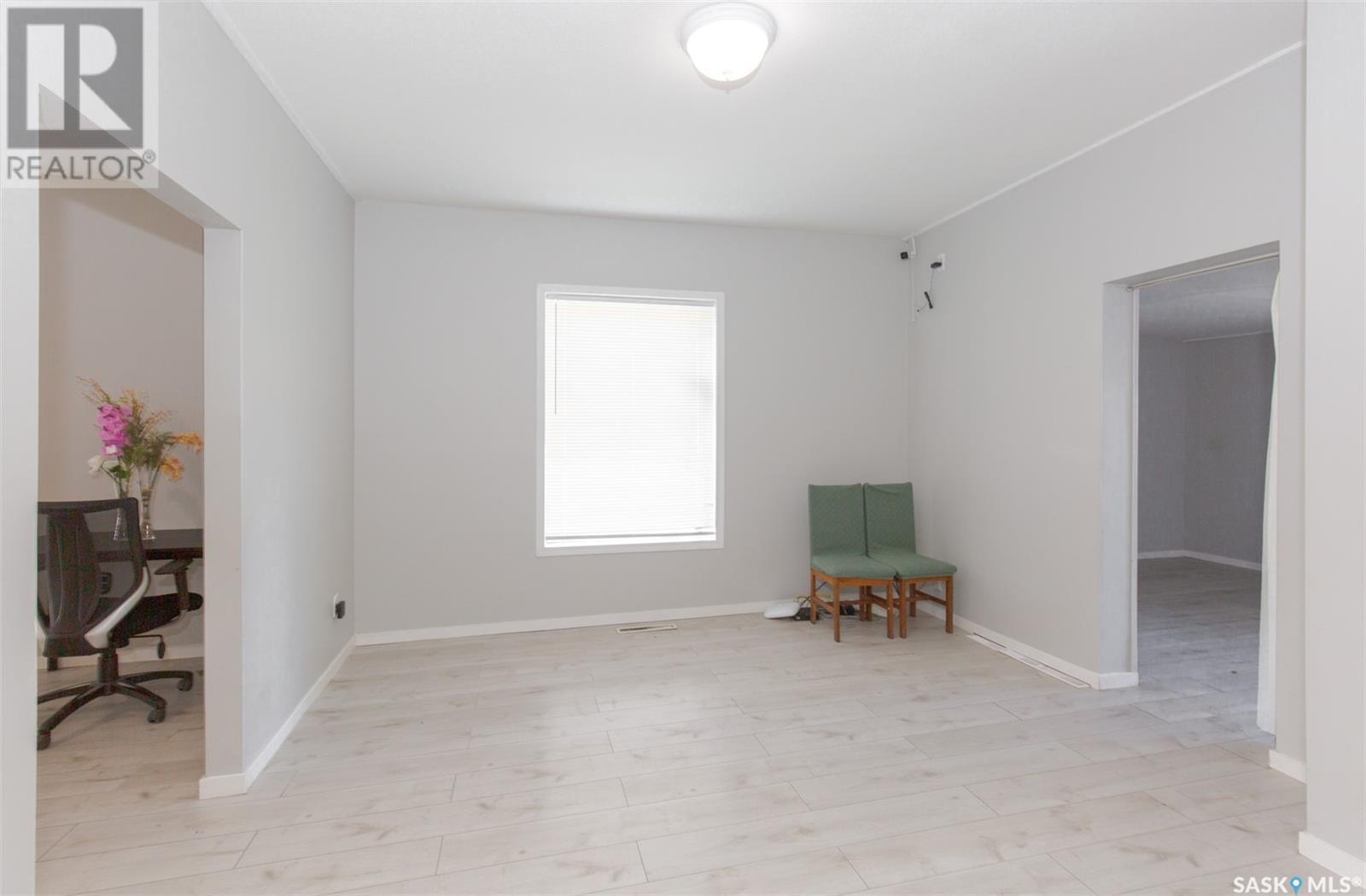 Photo 19 of 452 Athabasca Street E, Moose Jaw SK