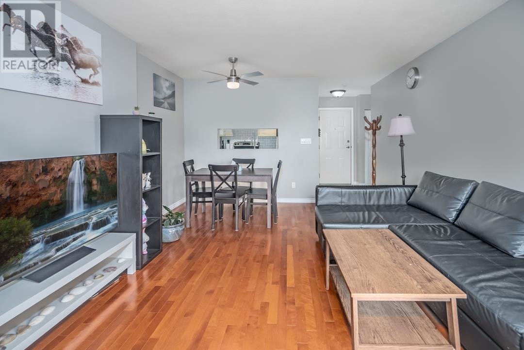 Photo 10 of 23 5661 Ladner Trunk Road, Delta BC