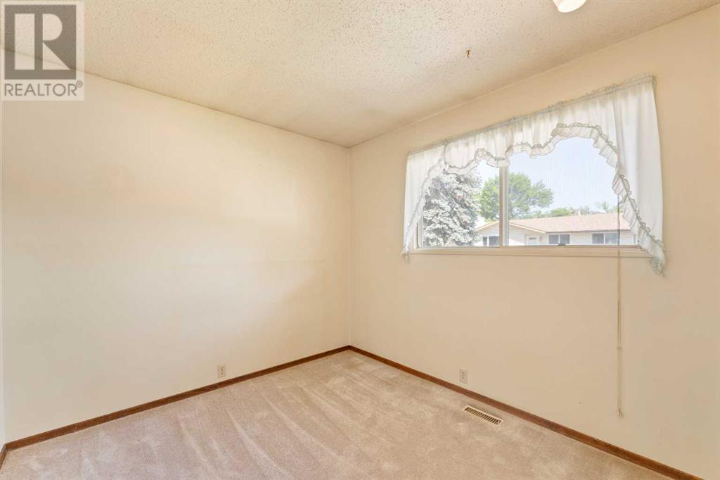 Single Family House Bungalow for Sale in  Lysander Drive SE Ogden Calgary 