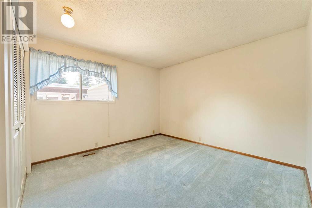 Single Family House Bungalow for Sale in  Lysander Drive SE Ogden Calgary 