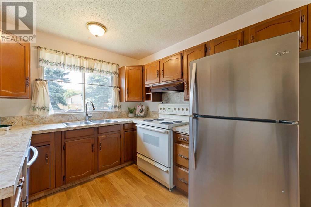 Single Family House Bungalow for Sale in  Lysander Drive SE Ogden Calgary 