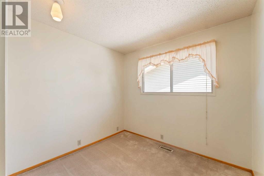 Single Family House Bungalow for Sale in  Lysander Drive SE Ogden Calgary 