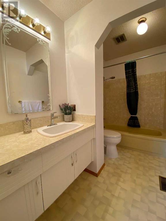Single Family House Bungalow for Sale in  Lysander Drive SE Ogden Calgary 