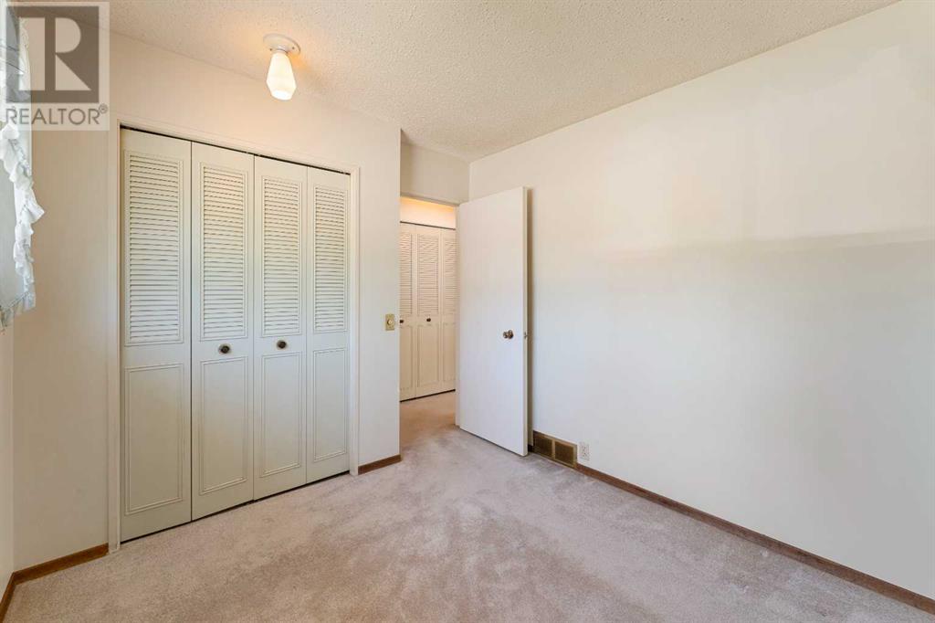Single Family House Bungalow for Sale in  Lysander Drive SE Ogden Calgary 