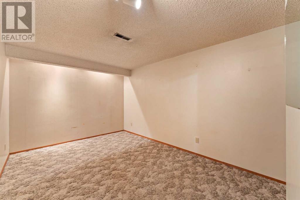 Single Family House Bungalow for Sale in  Lysander Drive SE Ogden Calgary 