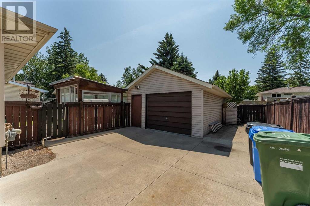 Single Family House Bungalow for Sale in  Lysander Drive SE Ogden Calgary 
