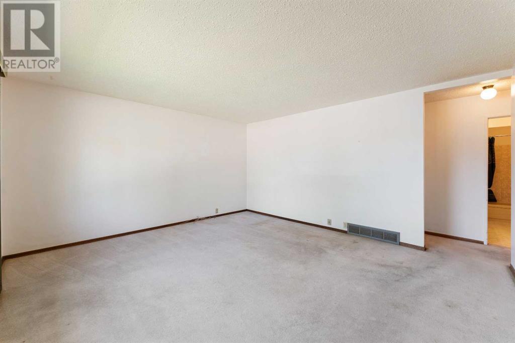 Single Family House Bungalow for Sale in  Lysander Drive SE Ogden Calgary 
