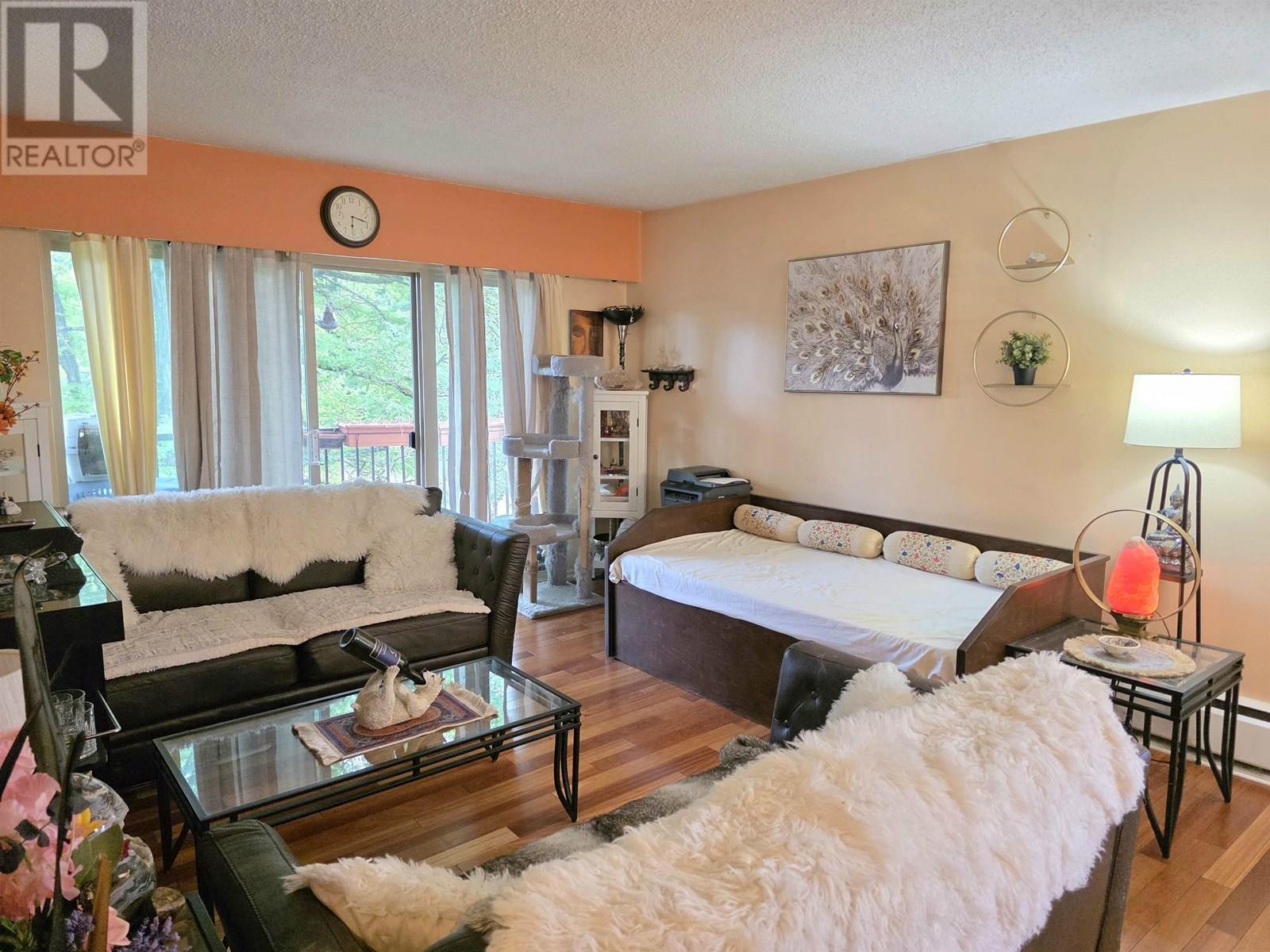 309 225 W 3RD STREET, North Vancouver