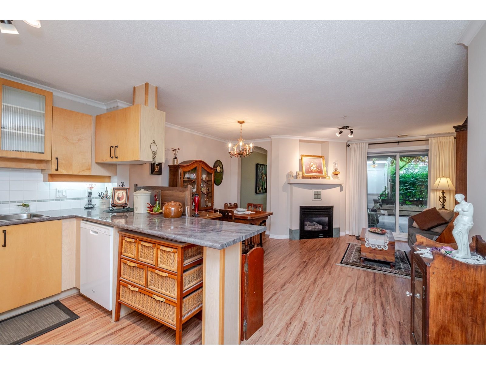Photo 5 of 105 19750 64 Avenue, Langley BC