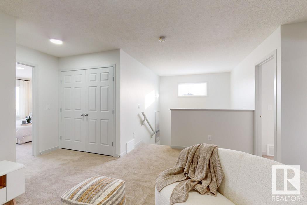 Photo 11 of 8719 182 Av Nw, Edmonton AB