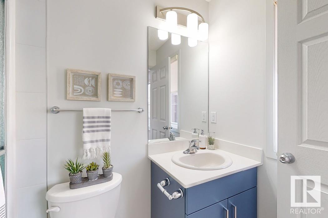Photo 13 of 8719 182 Av Nw, Edmonton AB
