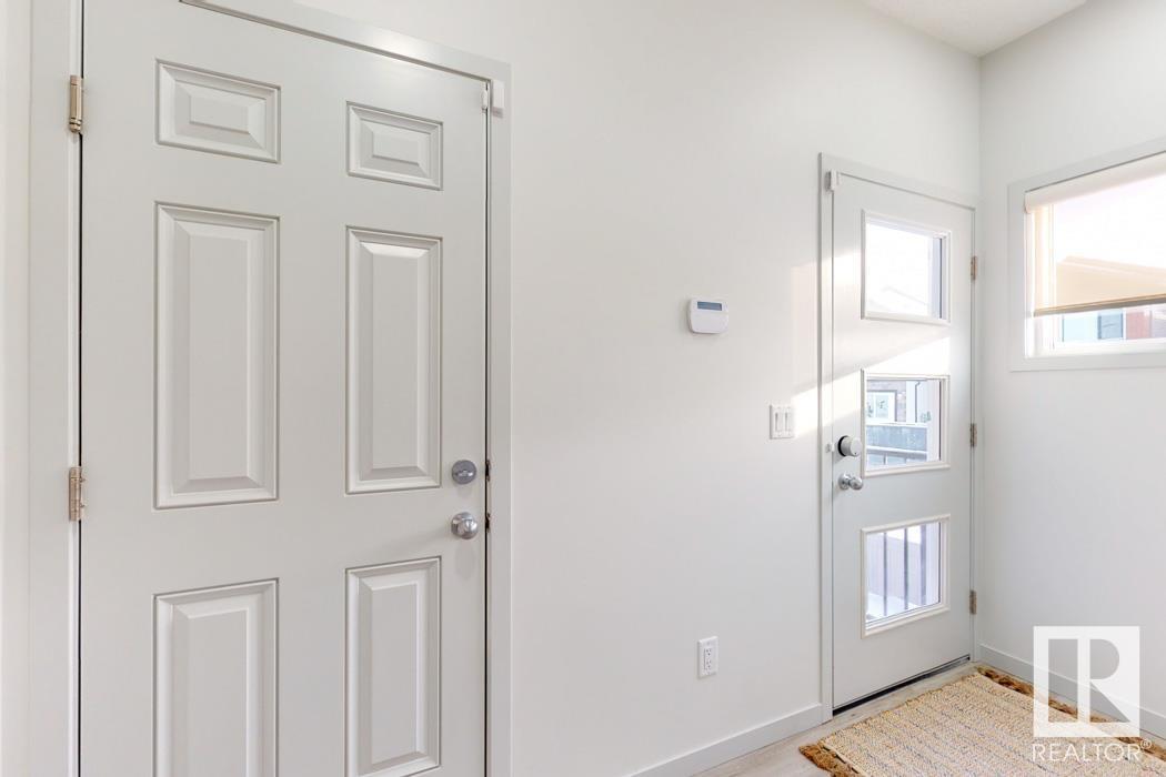 Photo 16 of 8719 182 Av Nw, Edmonton AB