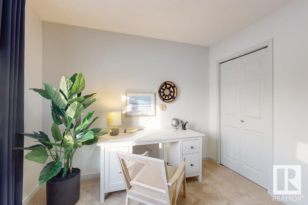 Photo 3 of 8719 182 Av Nw, Edmonton AB