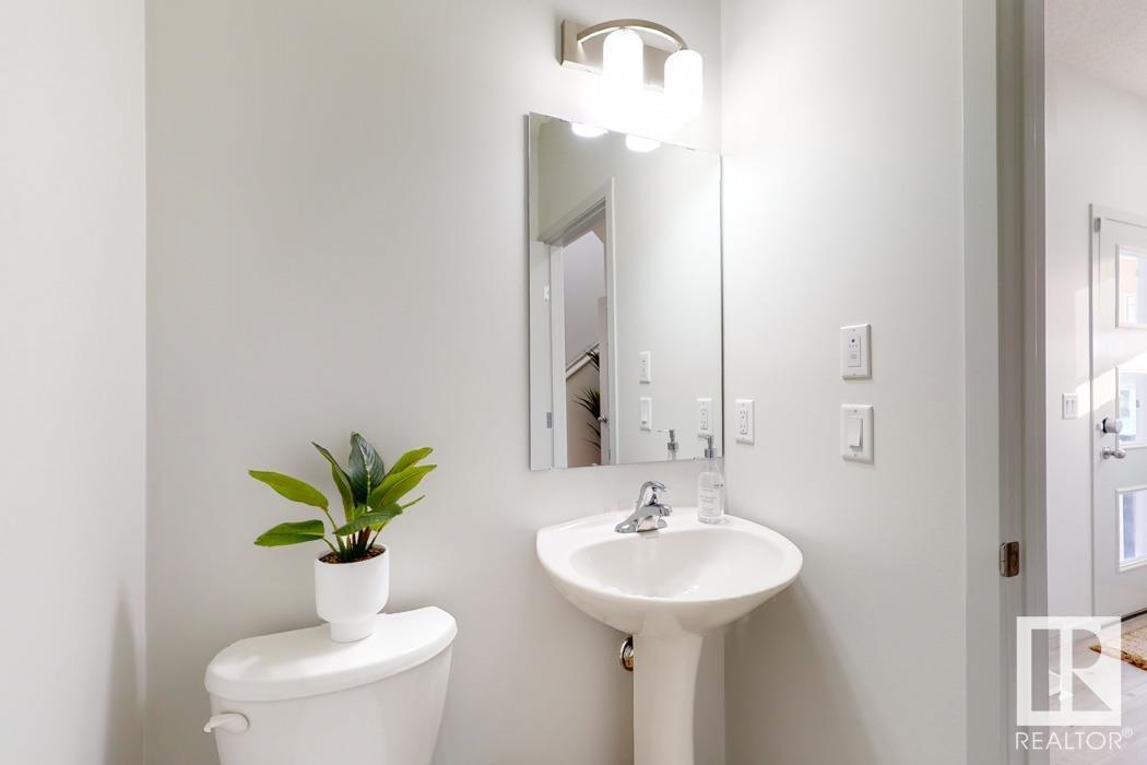 Photo 5 of 8719 182 Av Nw, Edmonton AB