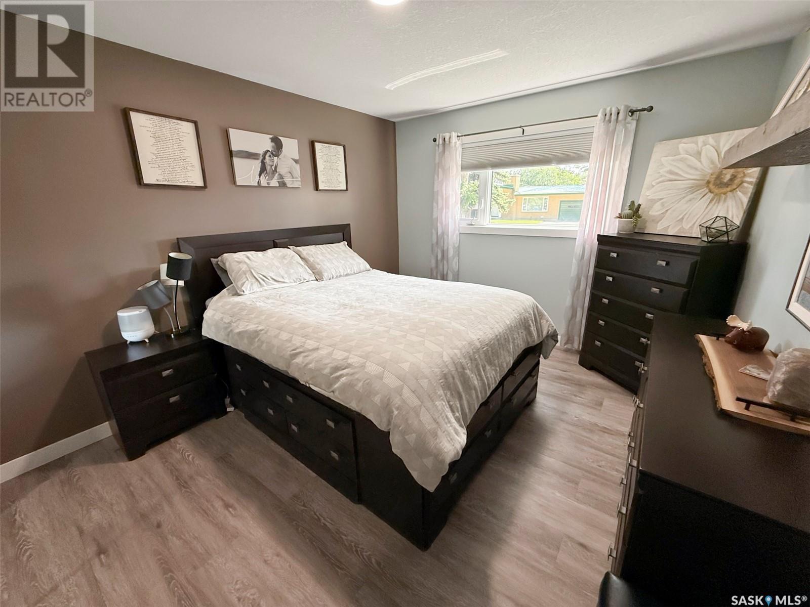 Single Family House Bungalow for Sale in  MacDonald DRIVE Swift Current 