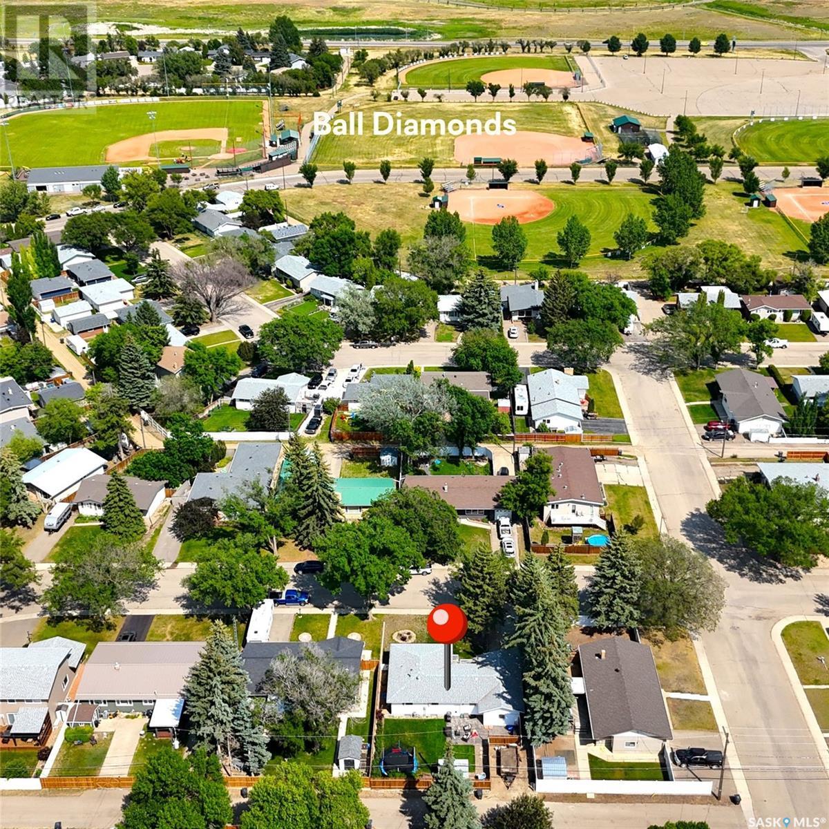 Single Family House Bungalow for Sale in  MacDonald DRIVE Swift Current 