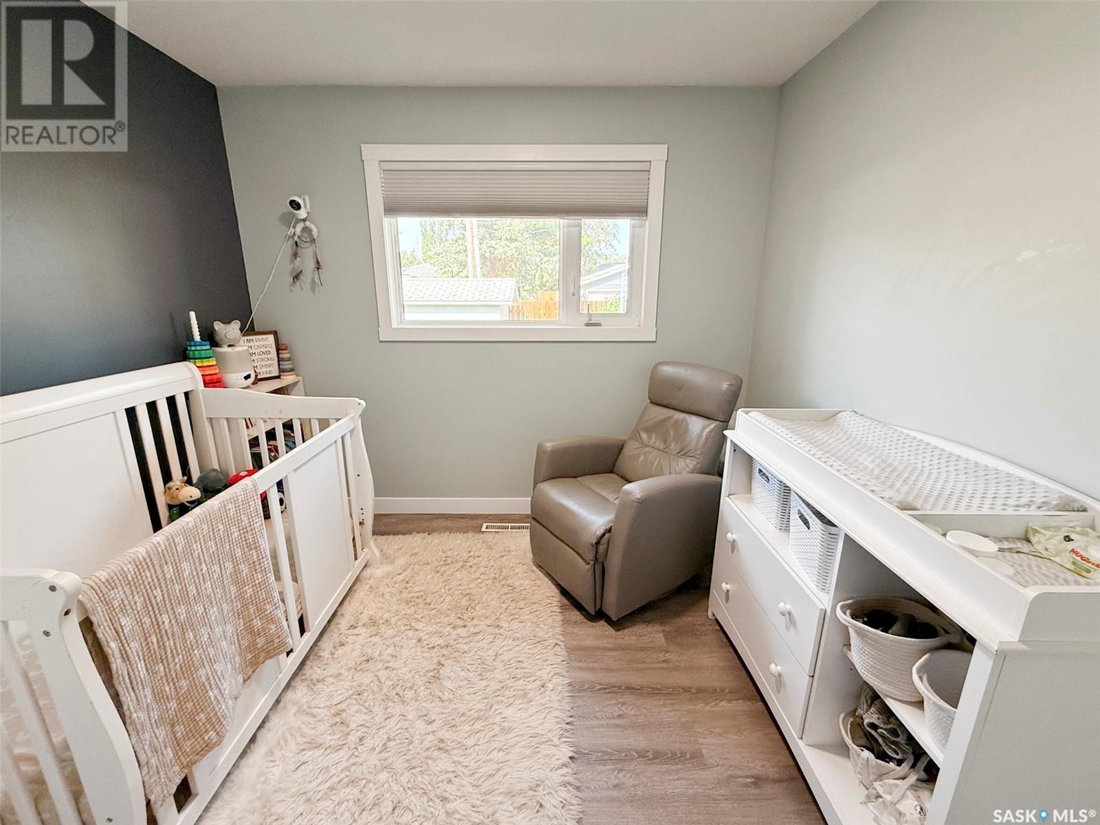 Single Family House Bungalow for Sale in  MacDonald DRIVE Swift Current 