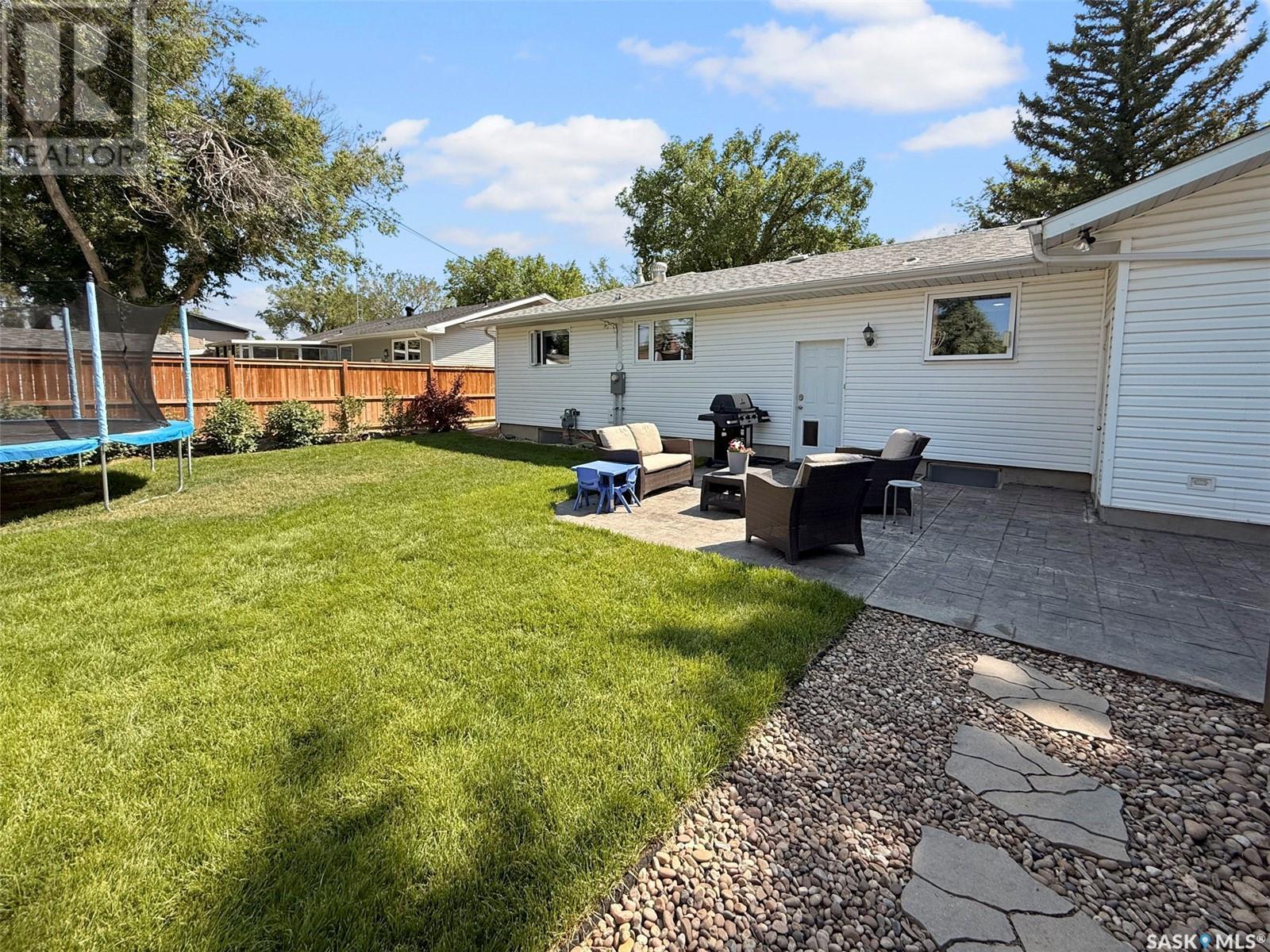 Single Family House Bungalow for Sale in  MacDonald DRIVE Swift Current 
