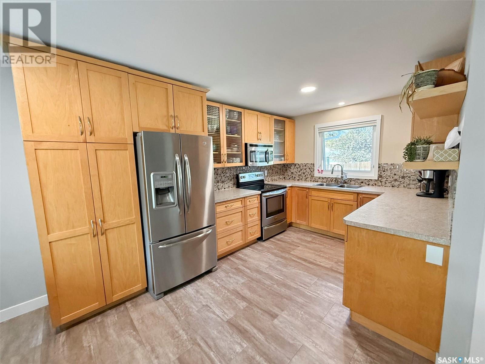 Single Family House Bungalow for Sale in  MacDonald DRIVE Swift Current 