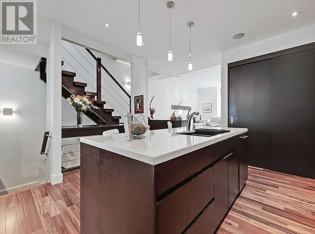 Single Family House for Sale in   Avenue NW West Hillhurst Calgary 