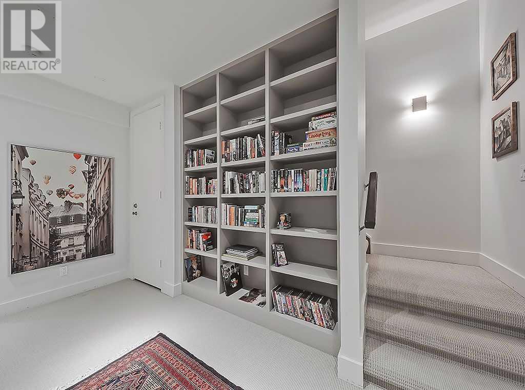 Single Family House for Sale in   Avenue NW West Hillhurst Calgary 