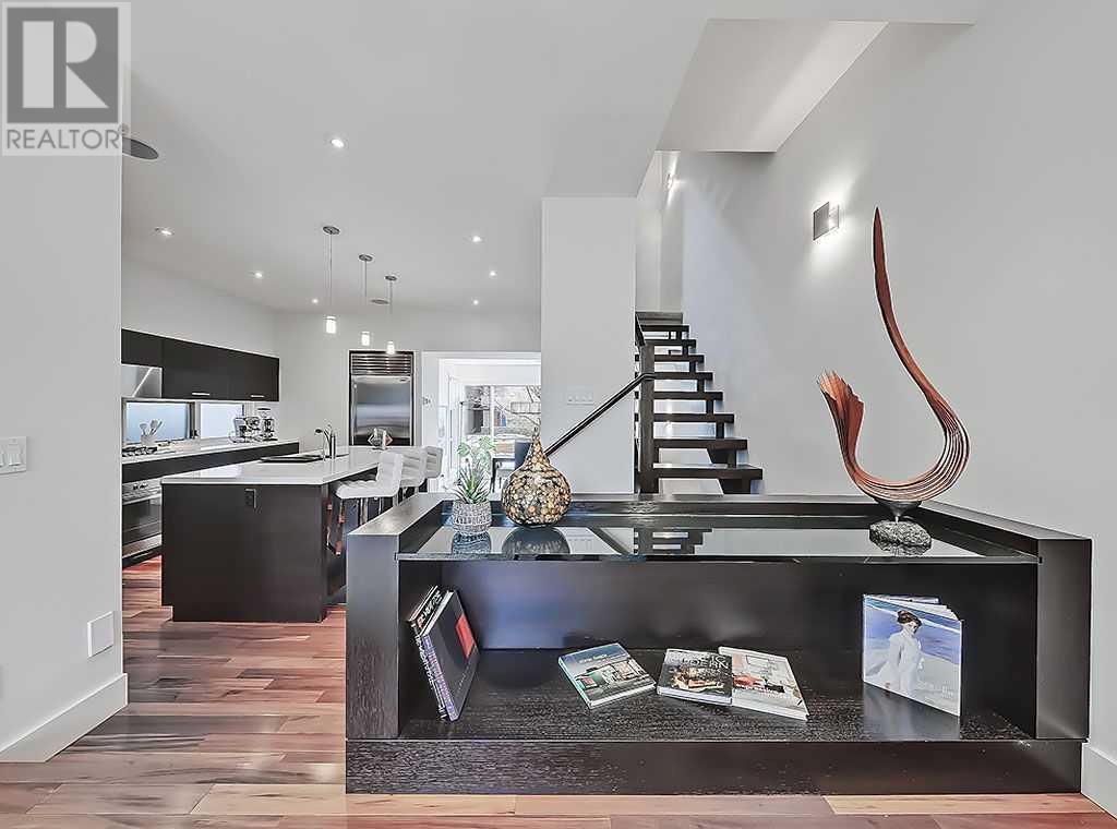 Single Family House for Sale in   Avenue NW West Hillhurst Calgary 