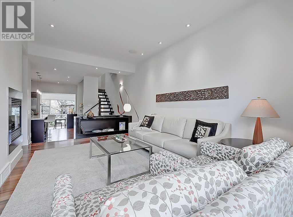 Single Family House for Sale in   Avenue NW West Hillhurst Calgary 