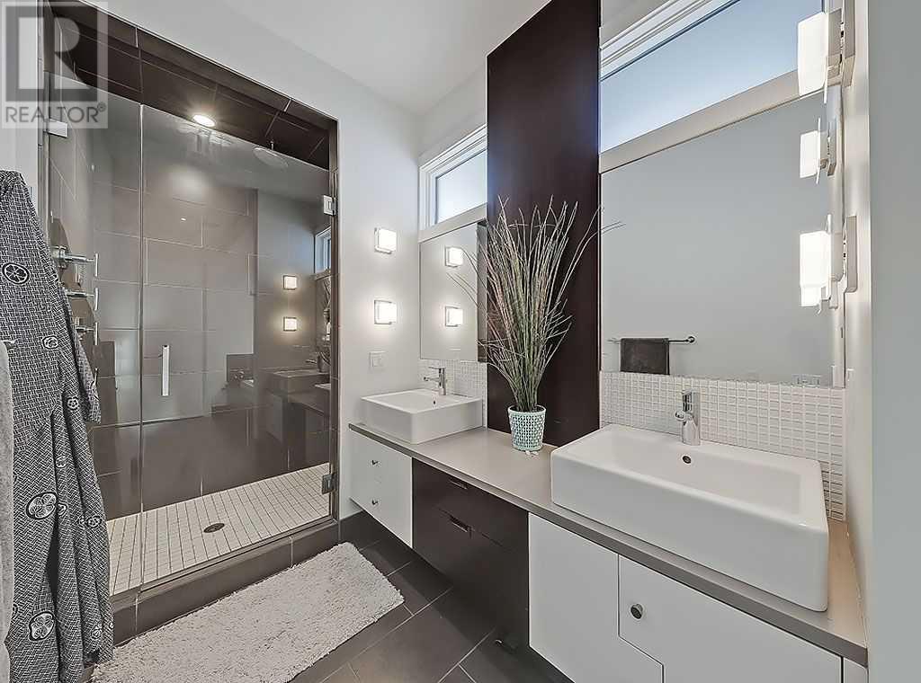 Single Family House for Sale in   Avenue NW West Hillhurst Calgary 