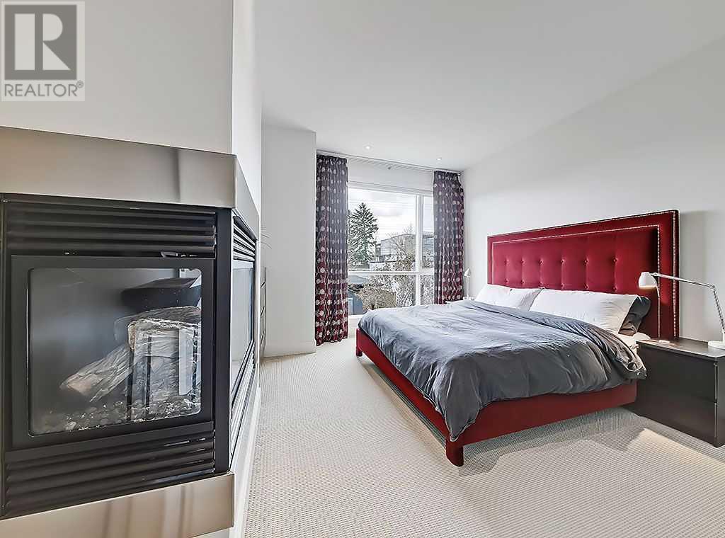 Single Family House for Sale in   Avenue NW West Hillhurst Calgary 