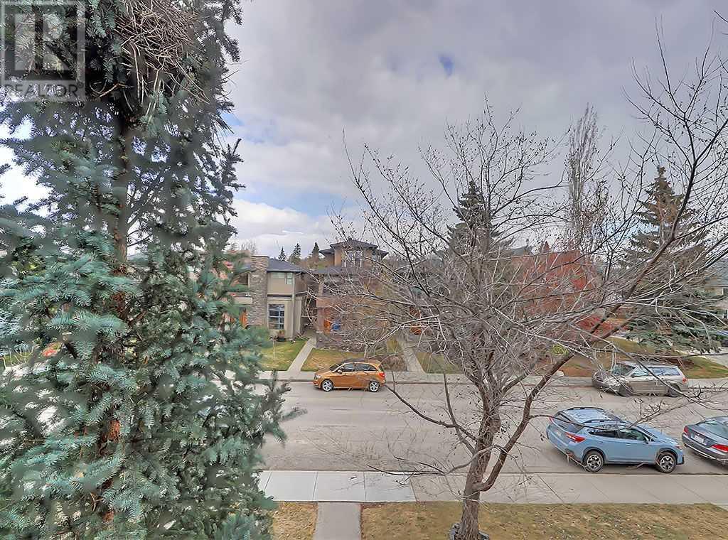 Single Family House for Sale in   Avenue NW West Hillhurst Calgary 