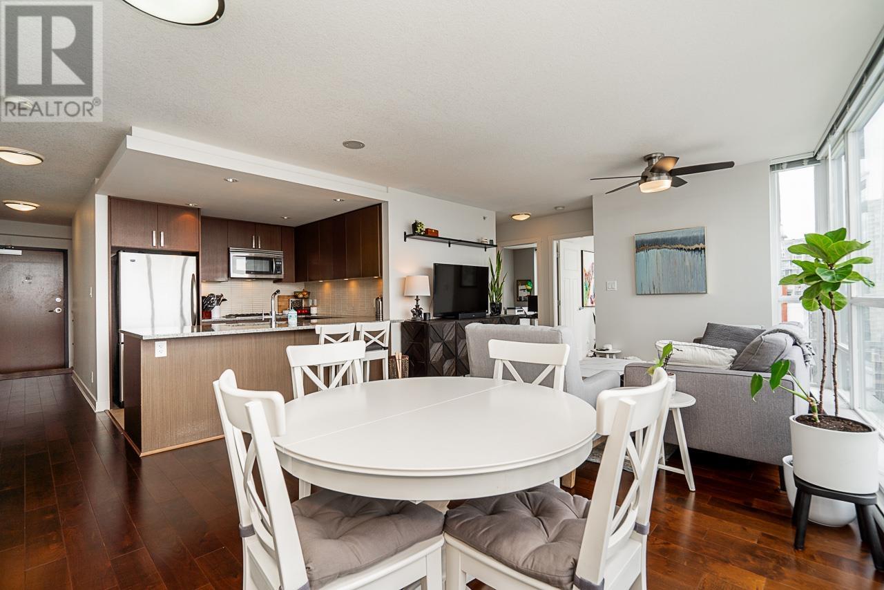 Photo 6 of 2605 2978 Glen Drive, Coquitlam BC